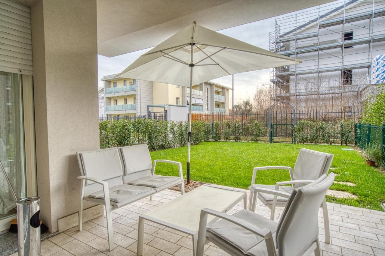 Caseospitali - Casa Azzurra, Incantevole Bilocale Con Giardino Чернуско-суль-Навильо Экстерьер фото