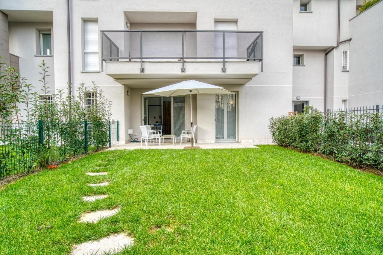 Caseospitali - Casa Azzurra, Incantevole Bilocale Con Giardino Чернуско-суль-Навильо Экстерьер фото